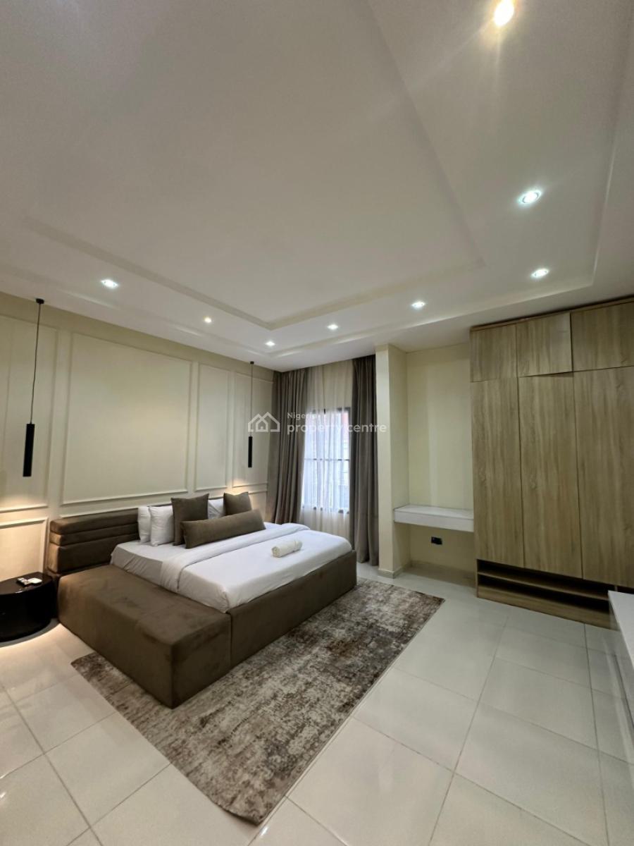 Luxury 3 Bedroom Apartment Available with Ps5 + Wifi + 24/7 Light, Lekki Phase 1, Lekki, Lagos, Flat / Apartment Short Let