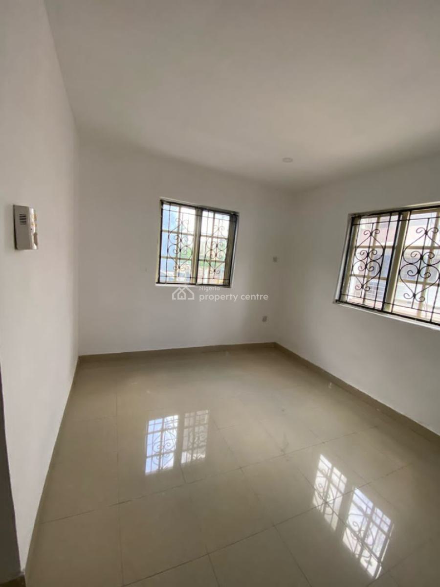 Well Maintained 2-bedroom Flat [upstairs], Ogidan, Sangotedo, Ajah, Lagos, Flat / Apartment for Rent
