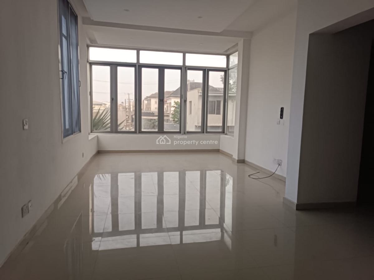 Serviced 3 Bedroom Apartment with Bq, Lekki Phase 1, Lekki, Lagos, Flat / Apartment for Rent