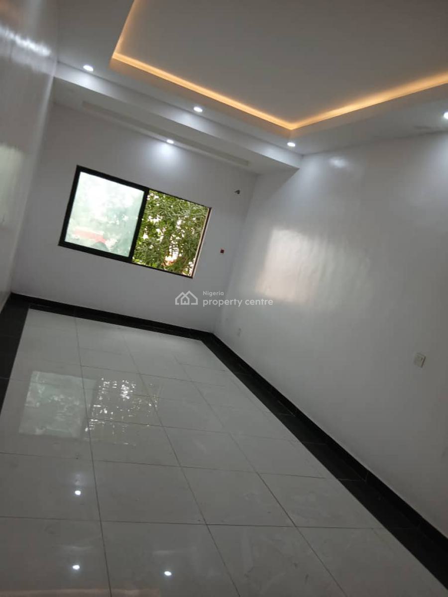 Spacious Luxury 3 Bedroom Apartment with Good Facilities, Oluwanisola Estate, Lekki Expressway, Lekki, Lagos, Flat / Apartment for Rent