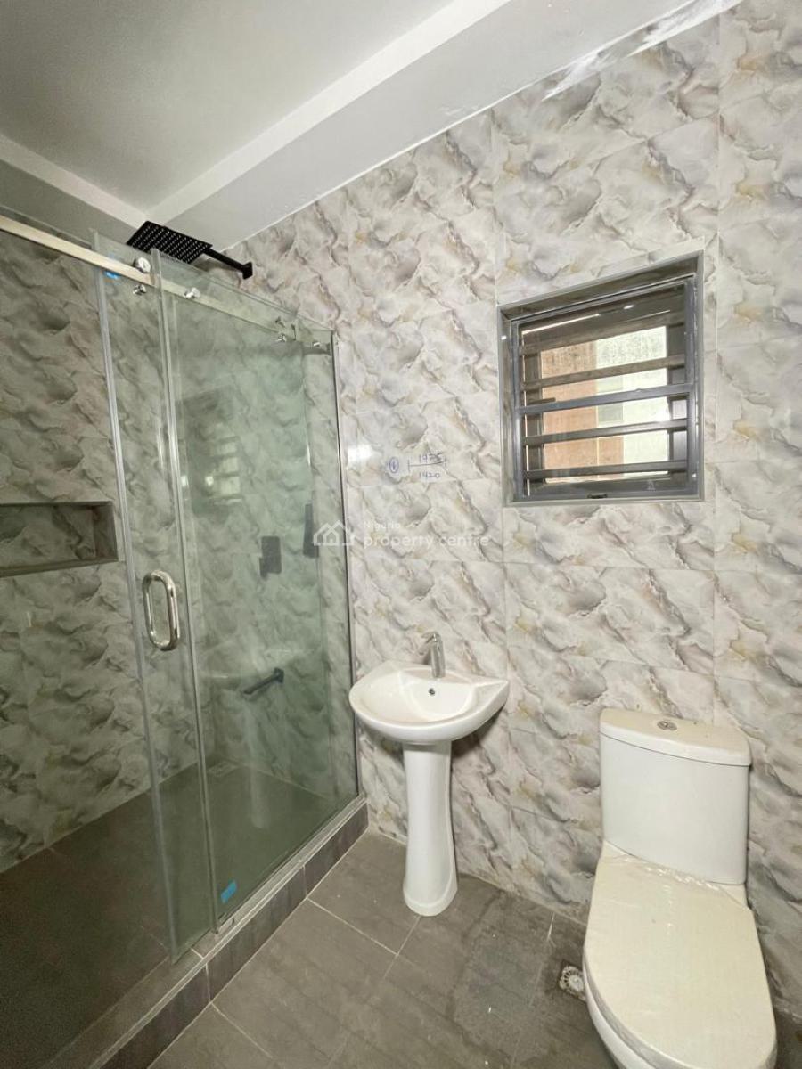 2 Bedroom Apartment with Gym and Elevator, Lekki Phase 1, Lekki, Lagos, Flat / Apartment for Sale
