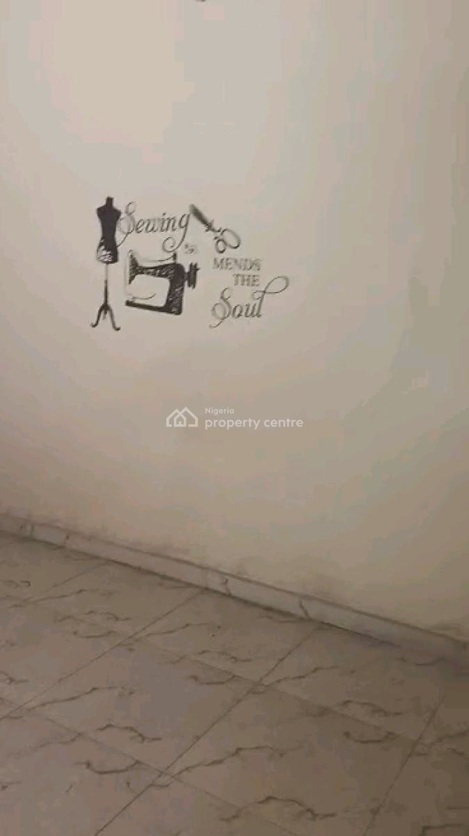 a Spacious Mini Flat with Carpark, Adekunle, Yaba, Lagos, Mini Flat (room and Parlour) for Rent