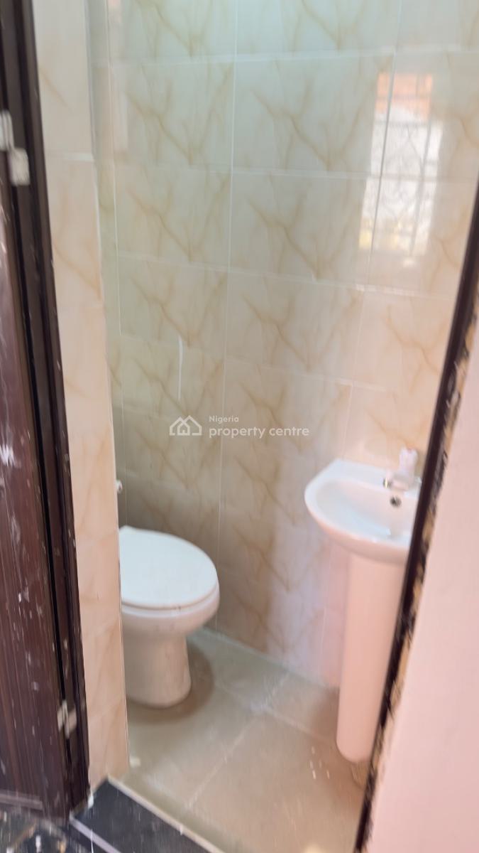 Very Lovely 3 Bedroom Apartment All Ensuit in a Secured Neighborhood, Adebiyi Street, Gra Phase 1, Magodo, Lagos, Flat / Apartment for Rent