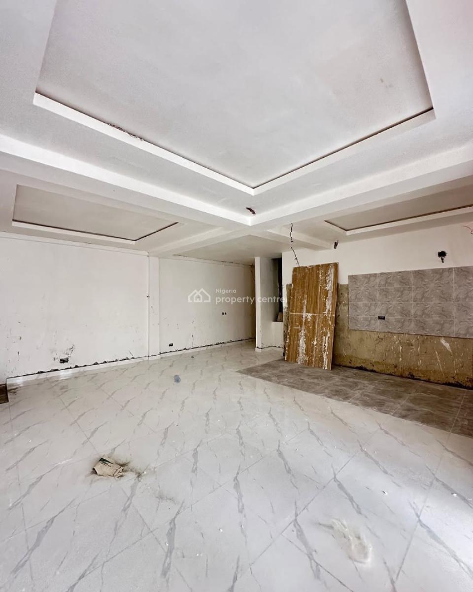 Well Built 2 Bedroom Apartment with Swimming Pool, Lekki Phase 1, Lekki Phase 1, Lekki, Lagos, Block of Flats for Sale