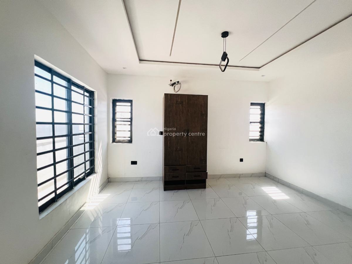 2 Bedroom Penthouse with Gym, Ologolo Lekki Lagos, Ologolo, Lekki, Lagos, Block of Flats for Sale