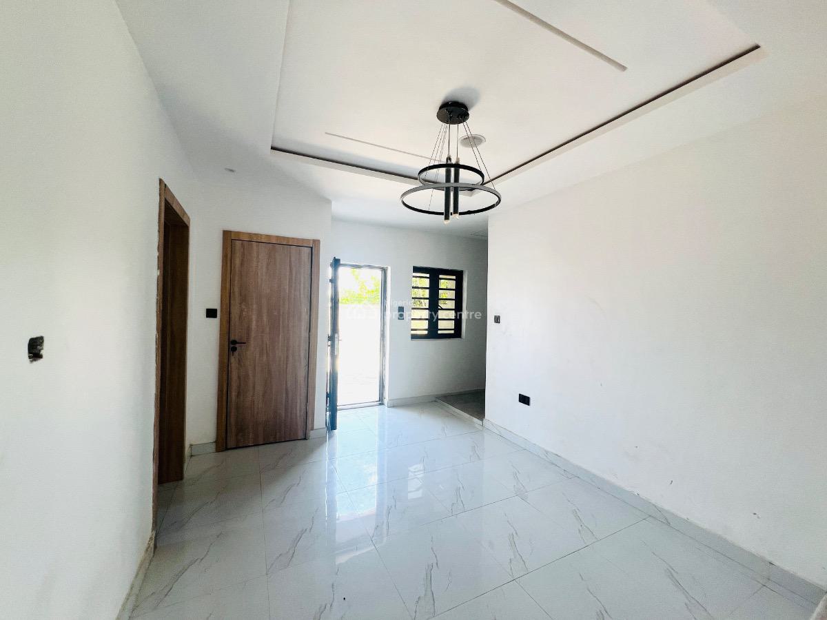 Contemporary 1 Bedroom Apartment with Gym, Ologolo Lekki Lagos, Ologolo, Lekki, Lagos, Block of Flats for Sale