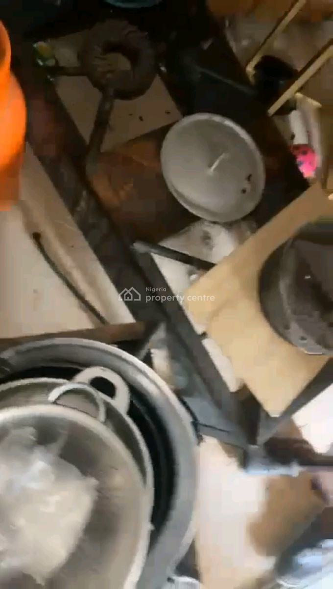 Spacious Shop, Muritala Bus Stop By Eva Adelaja Secondary School, Oworonshoki, Shomolu, Lagos, Shop for Rent