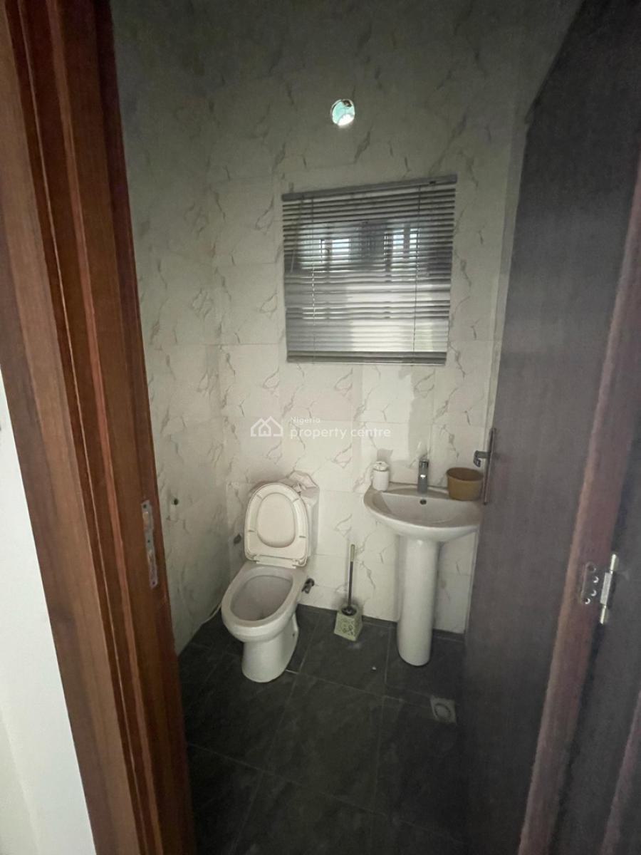 Spaciously Built 6 Bedroom Fully Detached Duplex, Gra Phase 2, Magodo, Lagos, Detached Duplex for Sale