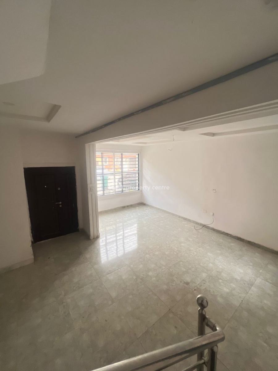 4 Bedroom Terraced Duplex, Osapa, Lekki, Lagos, Flat / Apartment for Sale