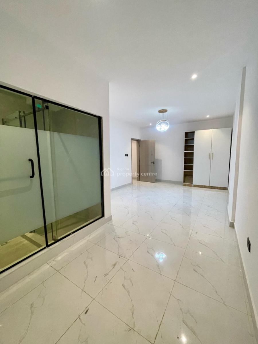 Outstanding Serviced 2 Bedrooms Maisonette in a Good Area, Lekki Phase 1, Lekki, Lagos, Flat / Apartment for Sale