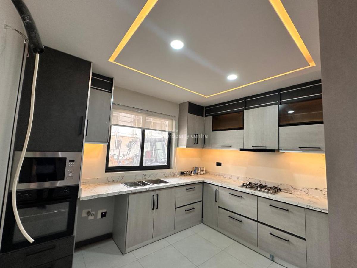 Contemporary 4 Bedroom Terraced Duplex in a Good Area, Lekki Phase 1, Lekki, Lagos, House for Sale