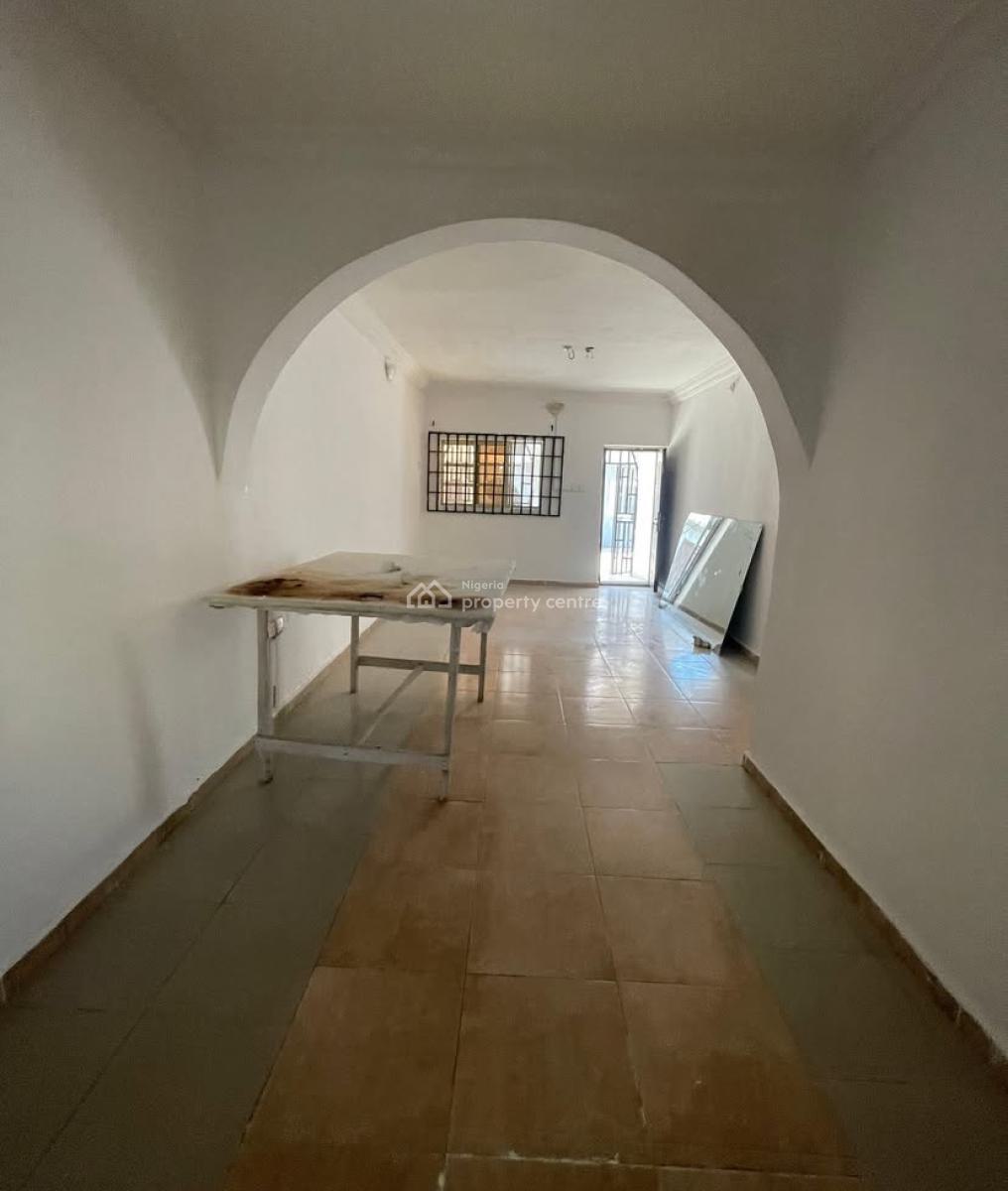 Well Built 3 Bedroom Apartment, Osapa, Lekki, Lagos, Flat / Apartment for Rent