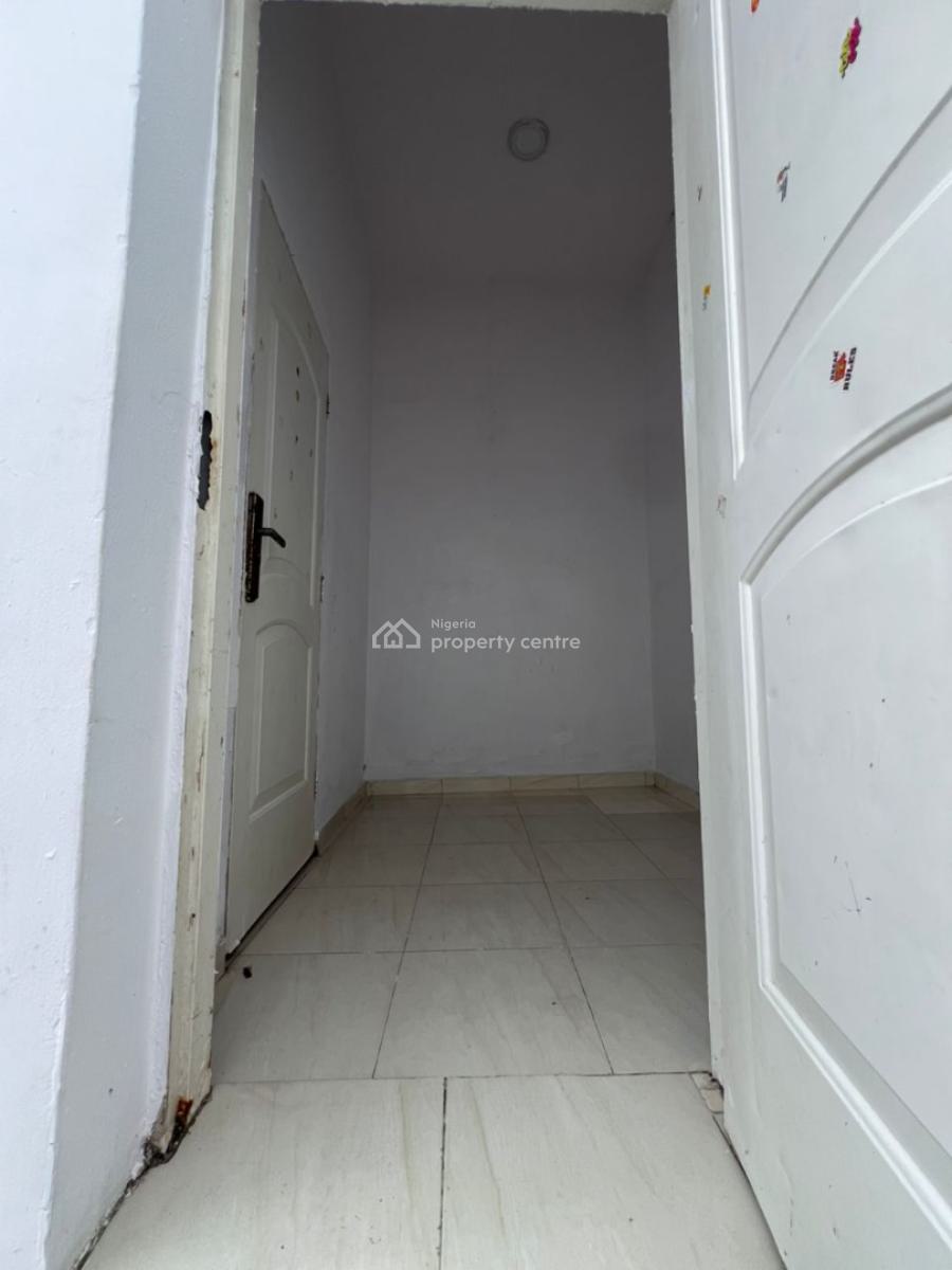 Standard Bq in a Serene Estate, Osapa London Estate, Osapa, Lekki, Lagos, Self Contain (single Rooms) for Rent