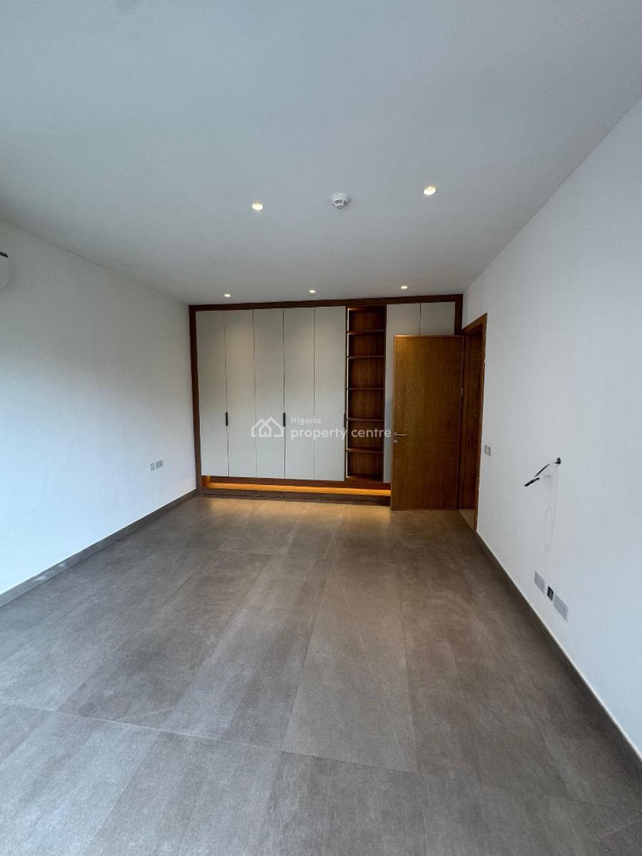 Contemporary 3 Bedroom Apartment with Swimming Pool,bq ,, Old Ikoyi Ikoyi, Old Ikoyi, Ikoyi, Lagos, Block of Flats for Sale