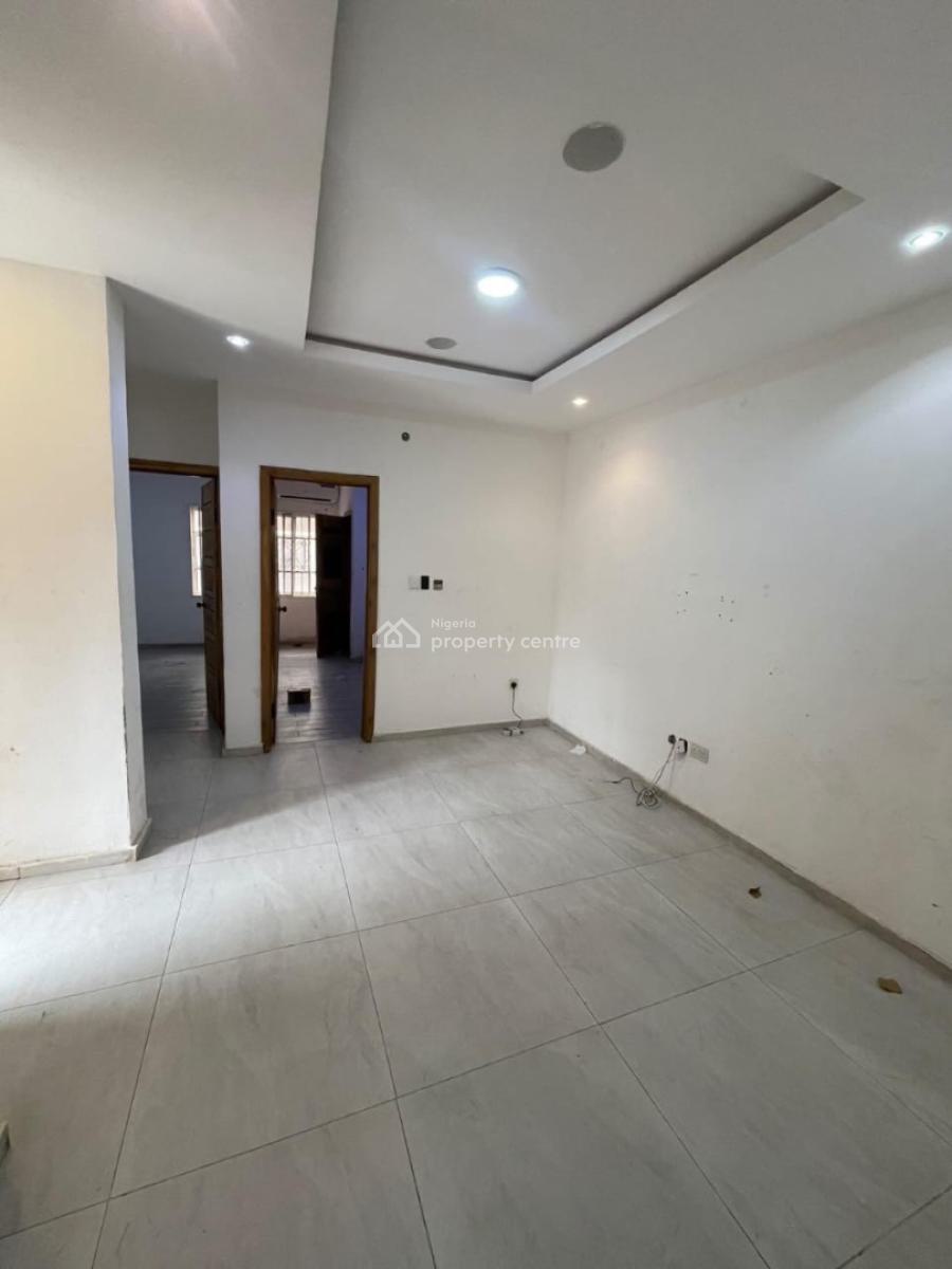 Well Built Two Bedroom Apartment Available, Ologolo Lekki Lagos, Lekki Phase 2, Lekki, Lagos, Flat / Apartment for Rent