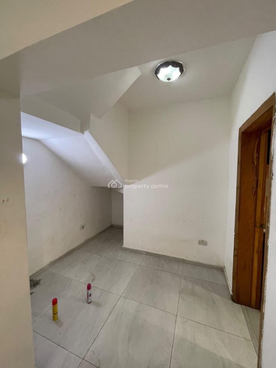 Well Built Two Bedroom Apartment Available, Ologolo Lekki Lagos, Lekki Phase 2, Lekki, Lagos, Flat / Apartment for Rent