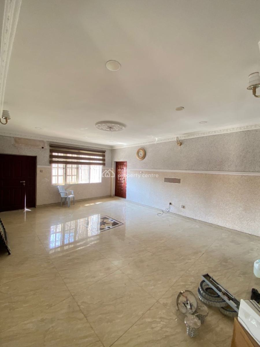 Spacious 3 Bedroom Apartment with Bq, Lekki Phase 1, Lekki, Lagos, Flat / Apartment for Rent