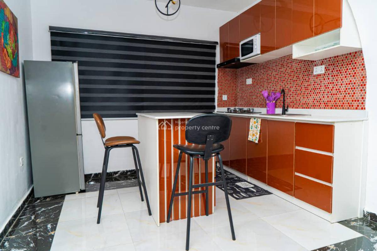 2 Bedroom Apartment, Gra Phase 2, Magodo, Lagos, Flat / Apartment Short Let