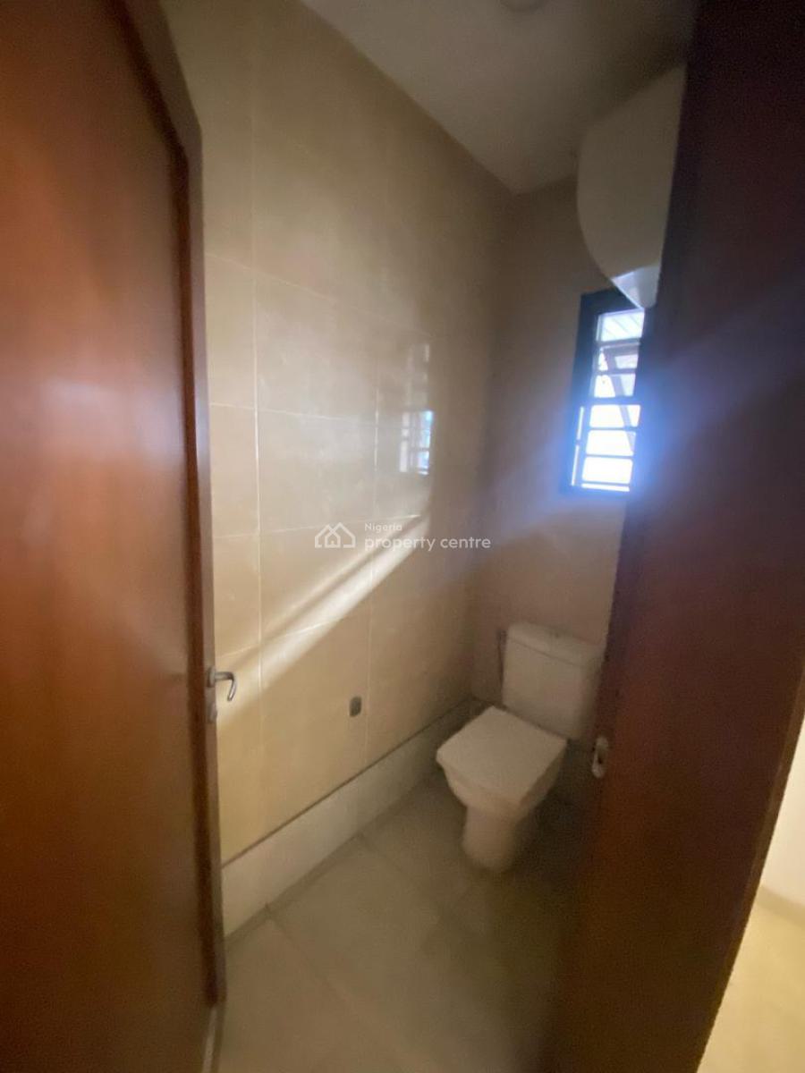 Specious 3 Bedroom Apartment, Off Admiralty Way, Lekki Phase 1, Lekki, Lagos, Flat / Apartment for Rent