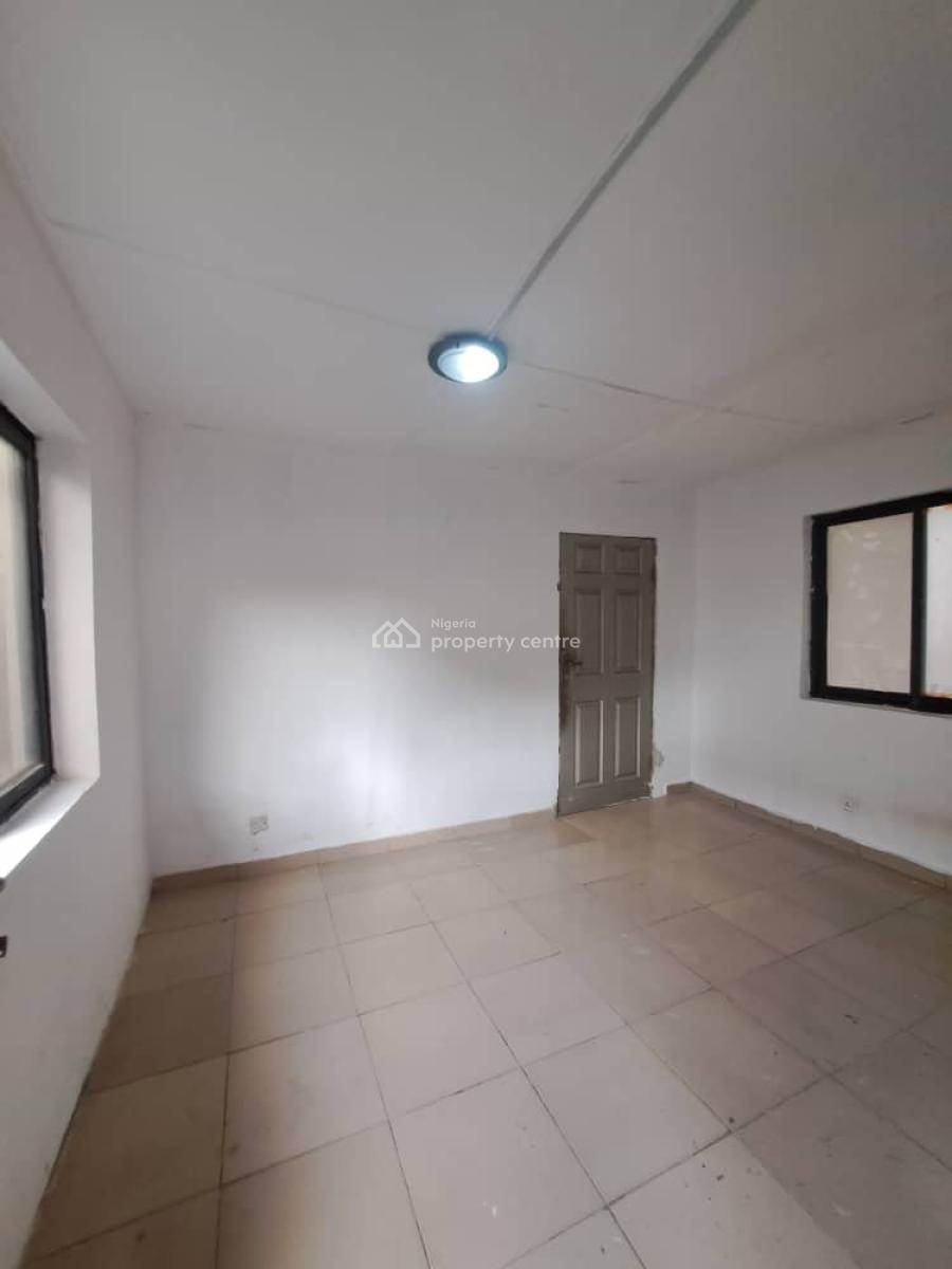 Well Renovated Room and Parlour Apartment in a Gated and Call to Estat, Agungi, Lekki, Lagos, Mini Flat (room and Parlour) for Rent
