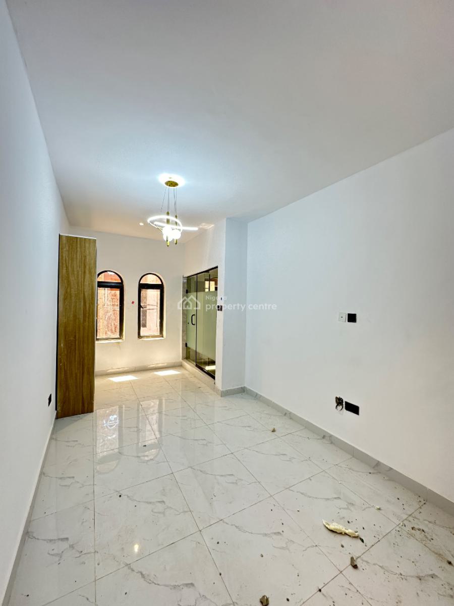Luxurious 2 Bedroom Maisonette in Lekki Phase 1, Lekki Phase 1, Lekki Phase 1, Lekki, Lagos, Block of Flats for Sale