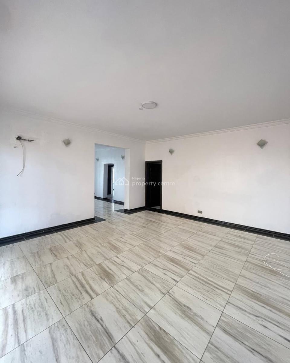 3 Bedrooms Flat with Bq, Alagomeji, Yaba, Lagos, Flat / Apartment for Sale