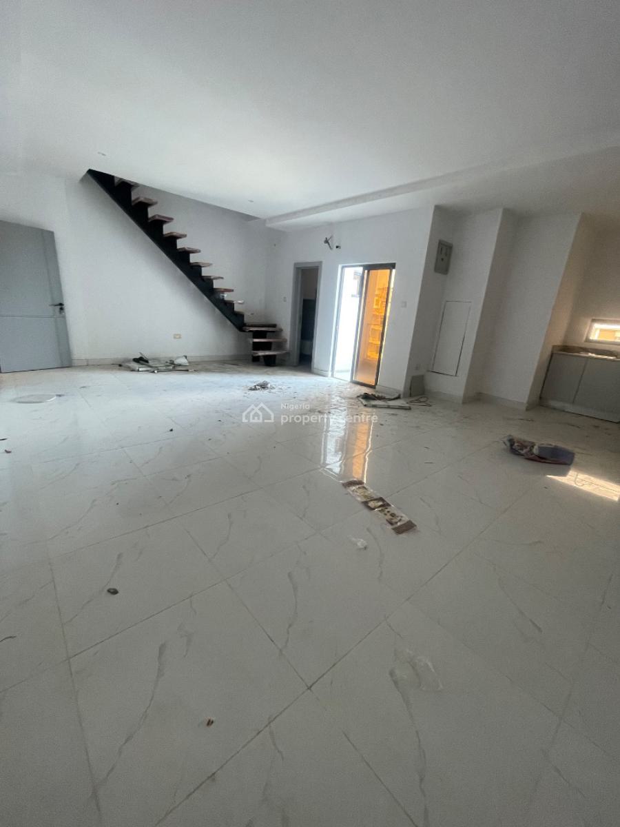 2 Bedrooms, Off Freedom Way, Lekki Phase 1, Lekki, Lagos, Flat / Apartment for Rent