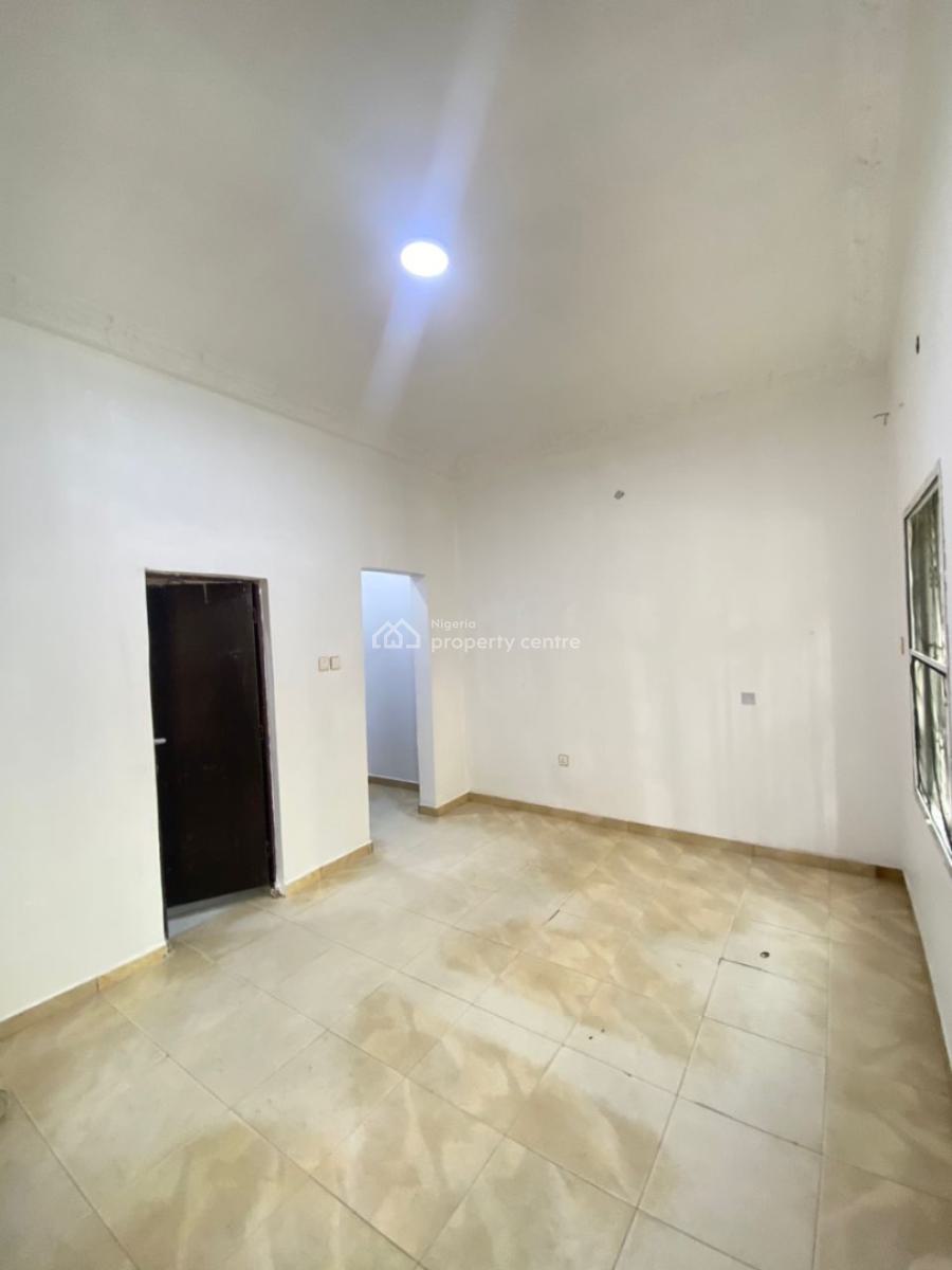 Decent 3 Bedroom Apartment(ground Floor), Lekki Phase 1, Lekki, Lagos, Flat / Apartment for Rent