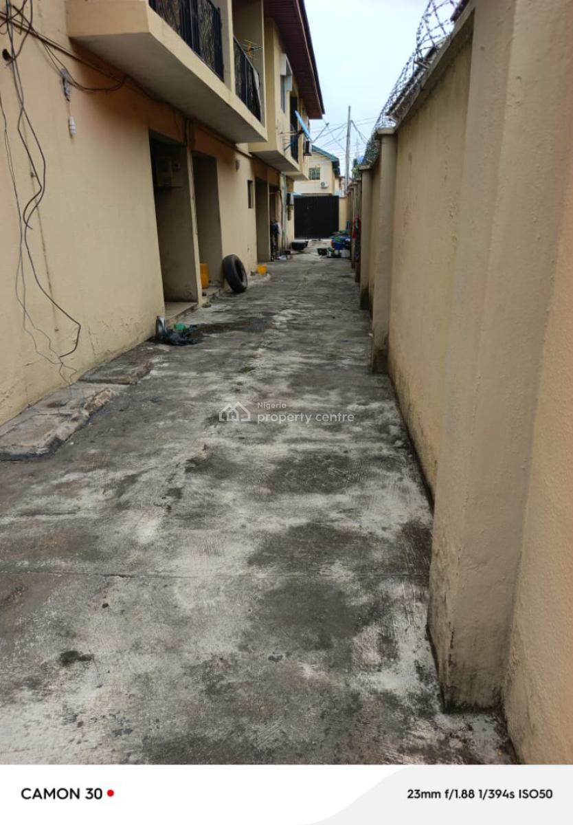 3 Units of Well Maintained 4 Bedroom Terraced Duplexes, Magodo Phase 1, Gra Phase 1, Magodo, Lagos, Terraced Duplex for Sale