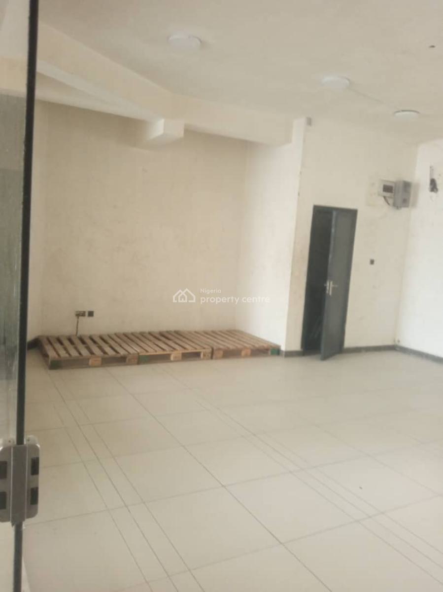 52sqm Shop Or Office Ground Floor in a Mall, Right Hand Side, Lekki Phase 1, Lekki, Lagos, Plaza / Complex / Mall for Rent