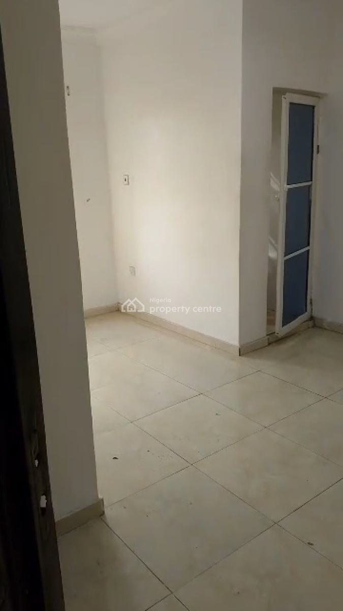 Spacious Miniflat Upstairs with Running Water, Full Tiles,screeded Etc, Off Lawanson Right Side, Surulere, Lagos, Mini Flat (room and Parlour) for Rent