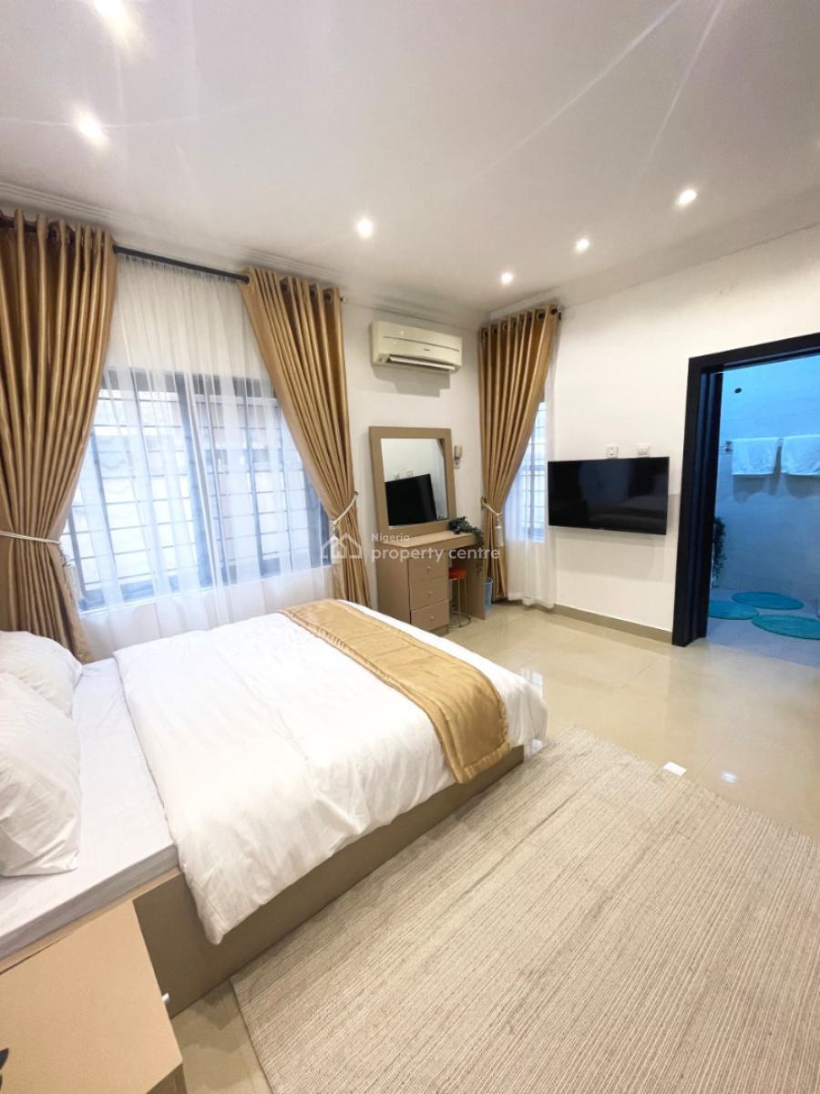Luxury  3 Bedeooms Apartment  (no Bq), Lekki Phase One, Lekki, Lagos, Flat / Apartment for Rent