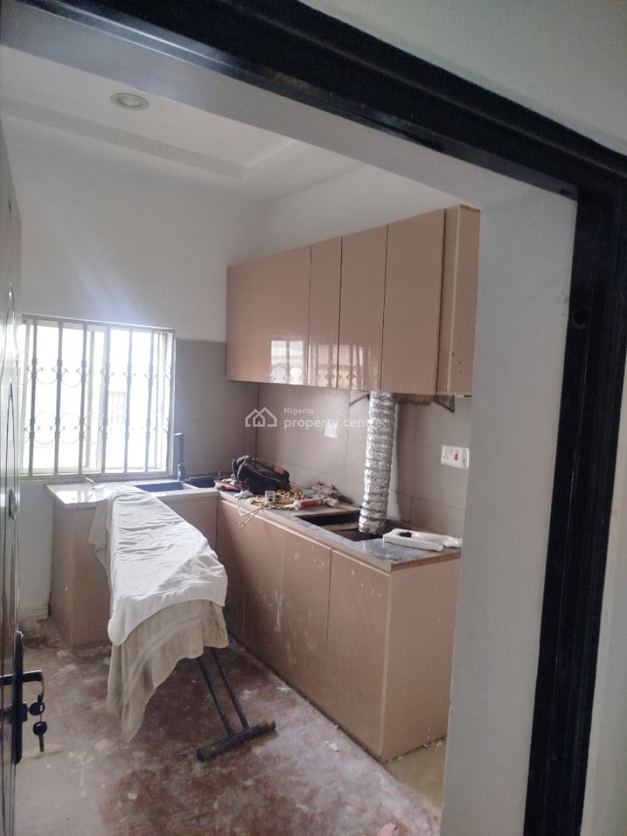 Specious Three Bedroom Apartment, Off Amino Kano Crescent, Wuse 2, Abuja, Flat / Apartment for Rent