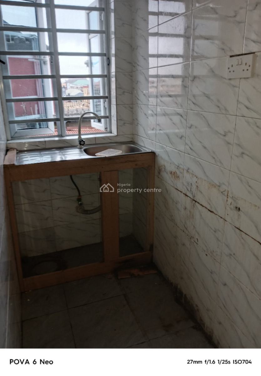 Executive & Luxury Mini Flat ( Semi Brand New), Off Lawanson Road, Surulere, Lagos, Mini Flat (room and Parlour) for Rent