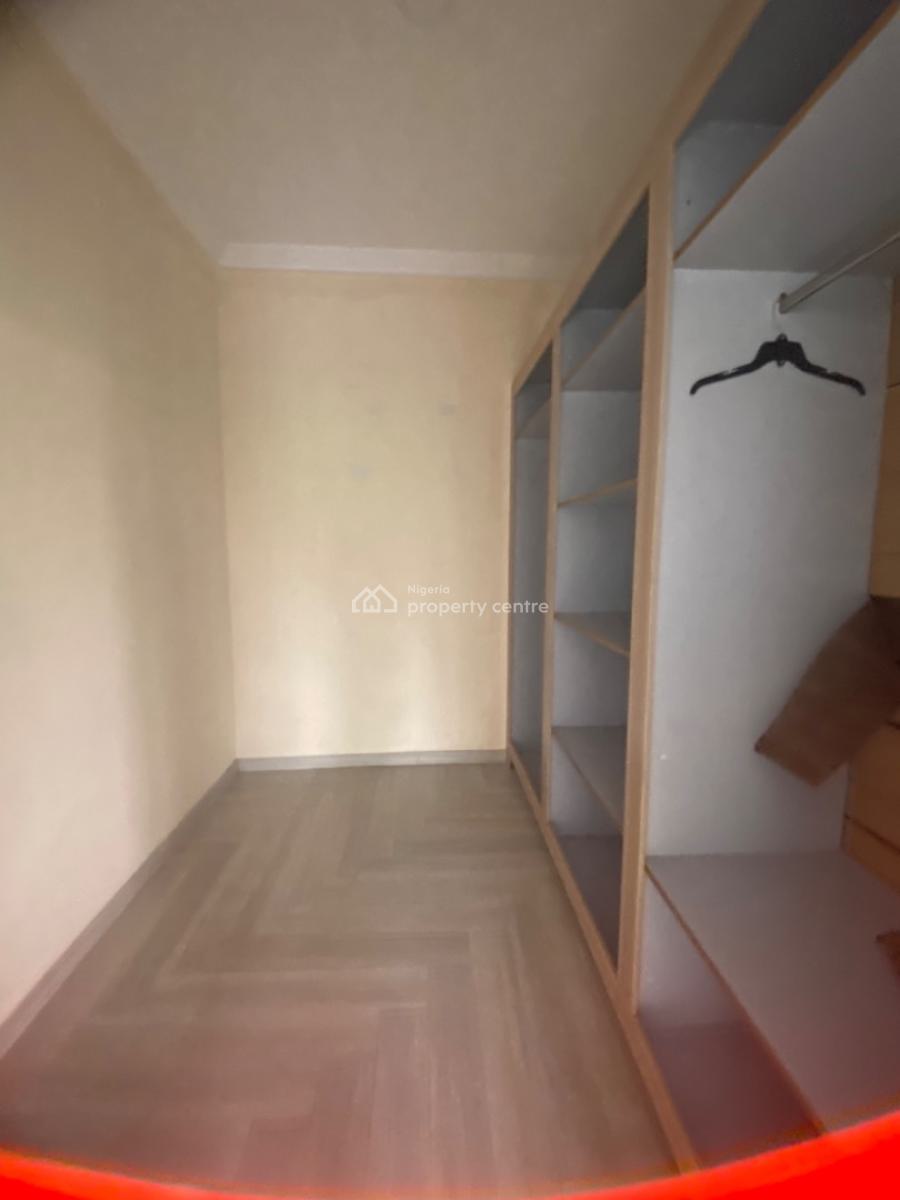 Luxury Serviced 3 Bedrooms Apartment with Bq, Upstairs, Lekki Phase 1, Lekki, Lagos, Flat / Apartment for Rent