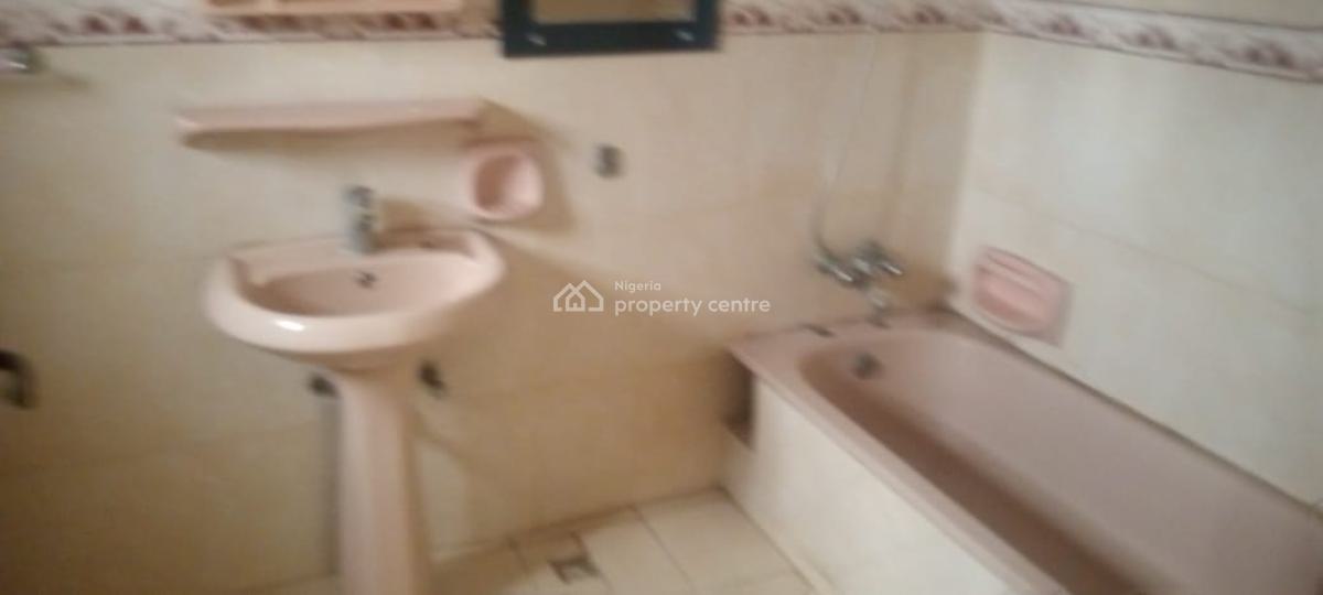 Well Maintained 5 Bedroom Semi Detached Duplex with 2 Rooms Bq, Lekki Phase 1, Lekki, Lagos, Semi-detached Duplex for Rent