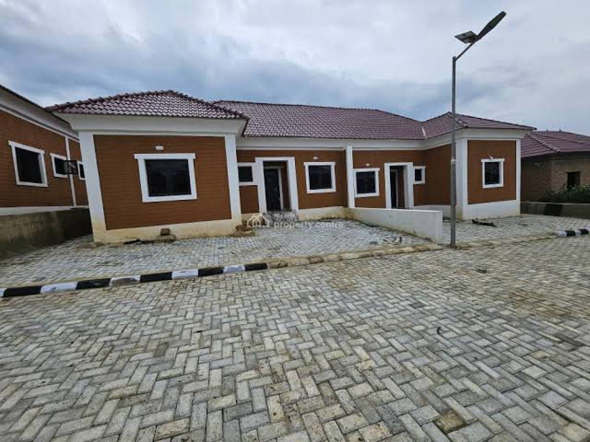 2 Bedrooms Semi-detached Bungalow with Bricks, Poka, Epe, Lagos, Semi-detached Bungalow for Rent