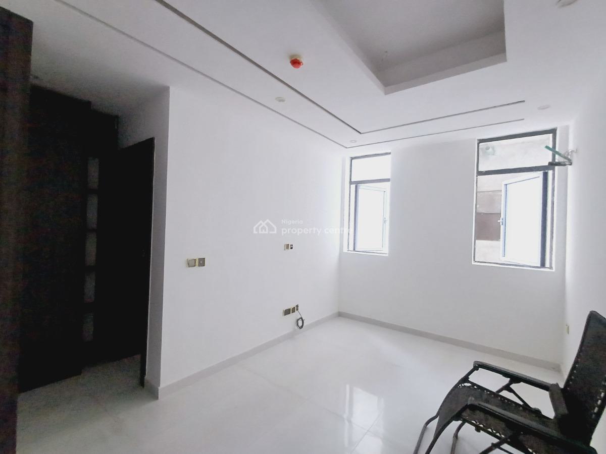 2 Bedroom Apartments with Gym and Elevator, Lekki Phase 1, Lekki, Lagos, Block of Flats for Sale