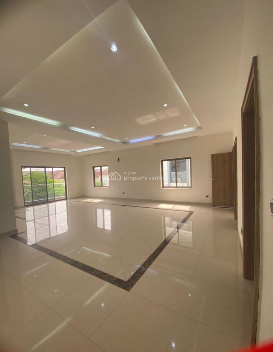 Serviced 3 Bedrooms Apartment with Bq, Lekki Phase 1, Lekki, Lagos, Flat / Apartment for Rent