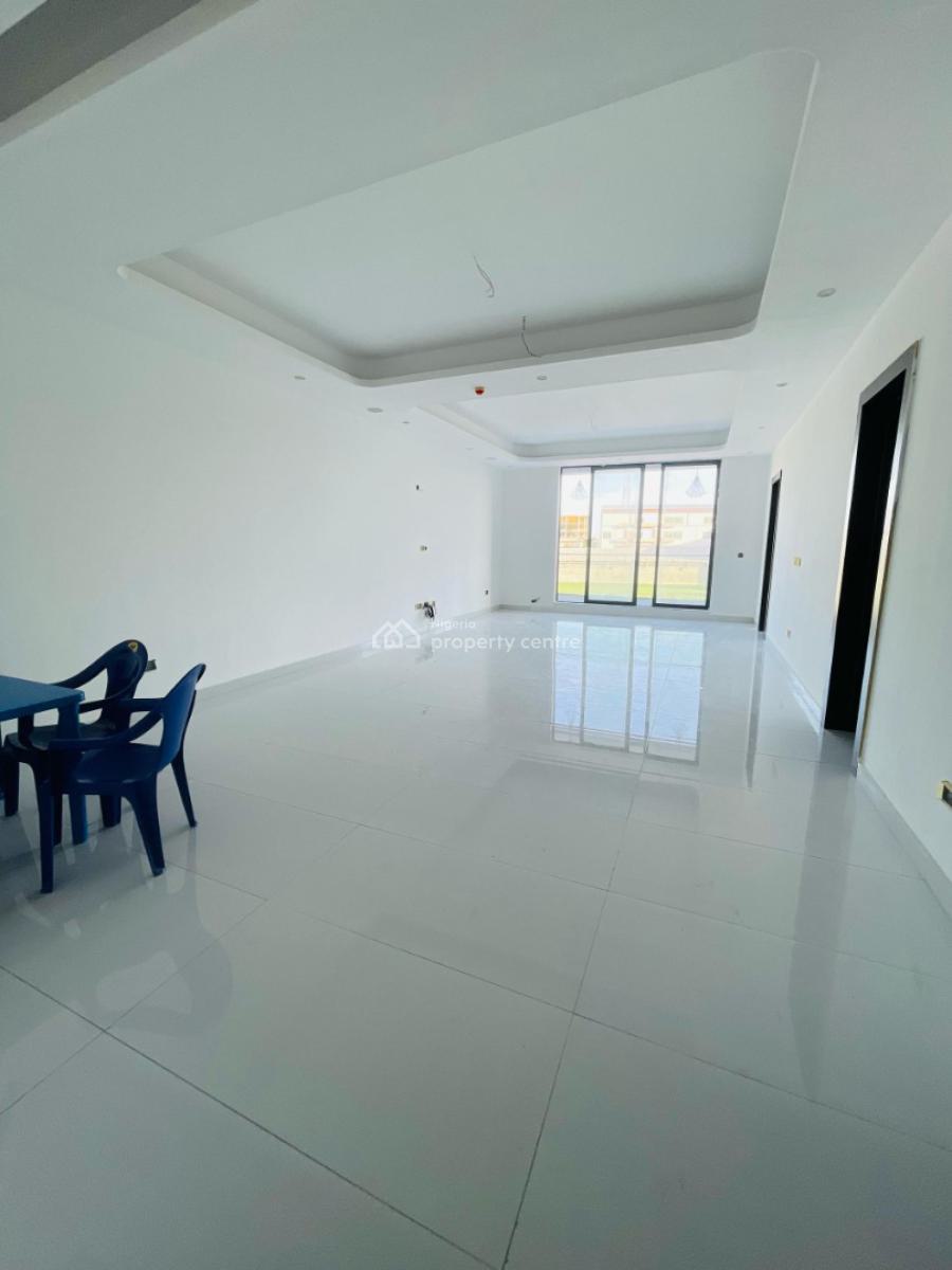 Absolutely Decent 2 Bed Apartment with  Communal Swimming Pool, Lekki Phase 1, Lekki, Lagos, Flat / Apartment for Sale