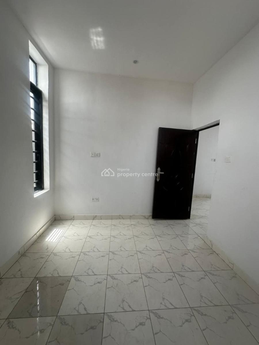 Standard Ensuit 1 Bedroom Apartment, Upstairs and Ground Floor, Off Mobil Road, Ajah, Lagos, Mini Flat (room and Parlour) for Rent