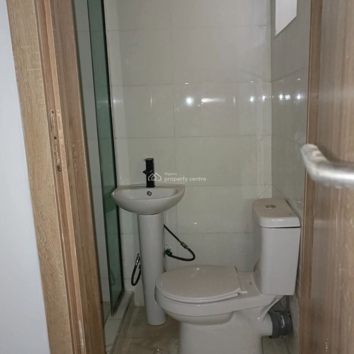 4 Bedrooms Semi Detached Duplex, Ikota Villa, Ikota, Lekki, Lagos, Semi-detached Duplex for Rent