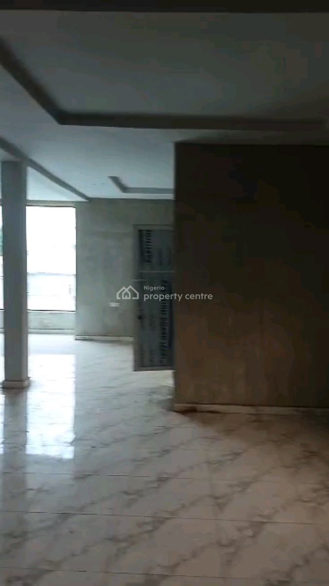an Open Plan Office with Two Toilets., Alagomeji, Yaba, Lagos, Office Space for Rent