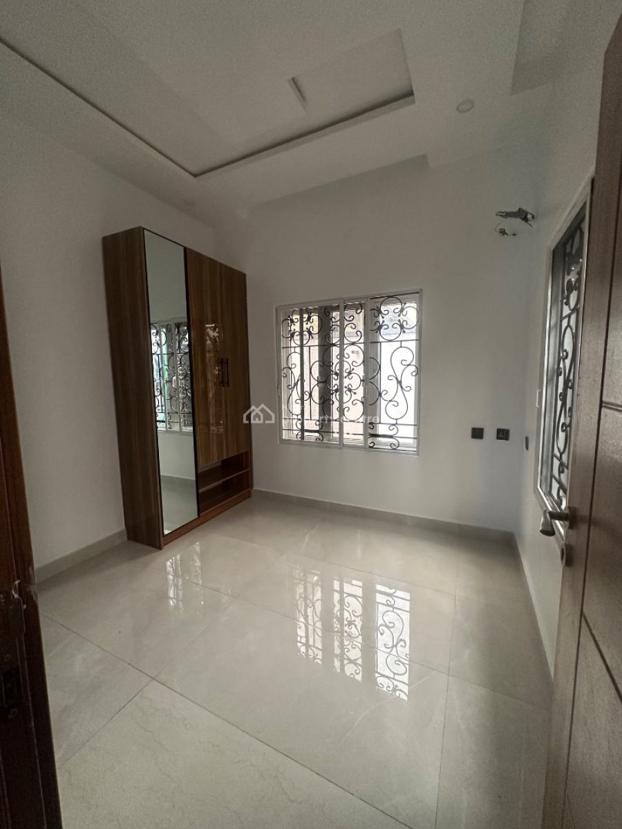 Well Maintained, Tastefully Fully Finished, Two Bedroom Apartment, Off Admiralty Way, Lekki Phase 1, Lekki, Lagos, Flat / Apartment for Rent