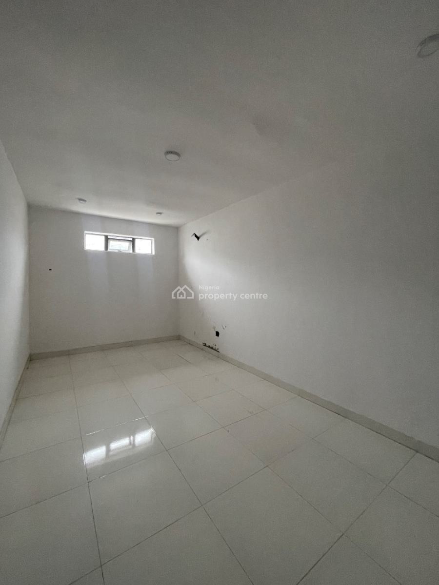 Spacious Modern Shop, Ologolo, Lekki, Lagos, Plaza / Complex / Mall for Sale