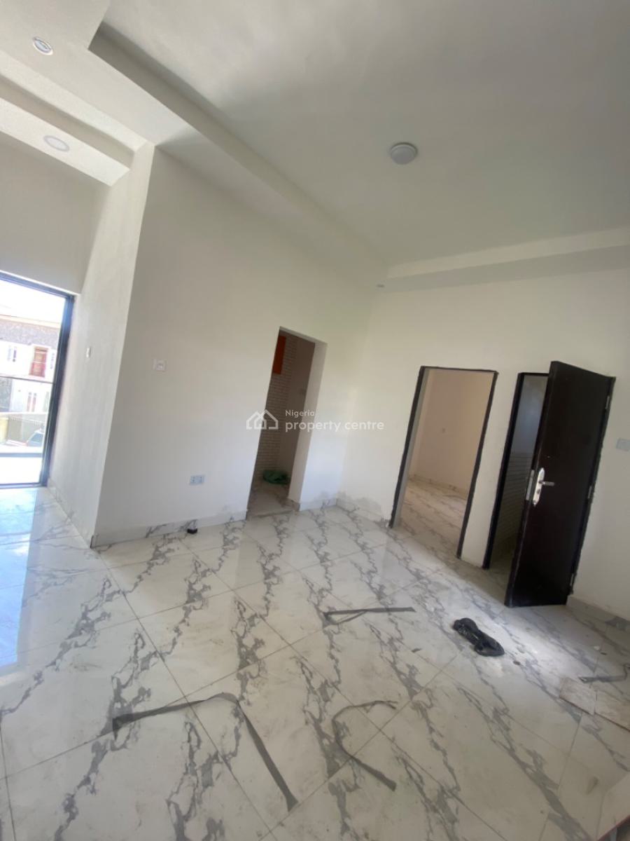 an Executive One Bedroom Flat, Thera Estate Besides Blenco Mall Sangotedo Ajah, Lekki, Lagos, Flat / Apartment for Rent