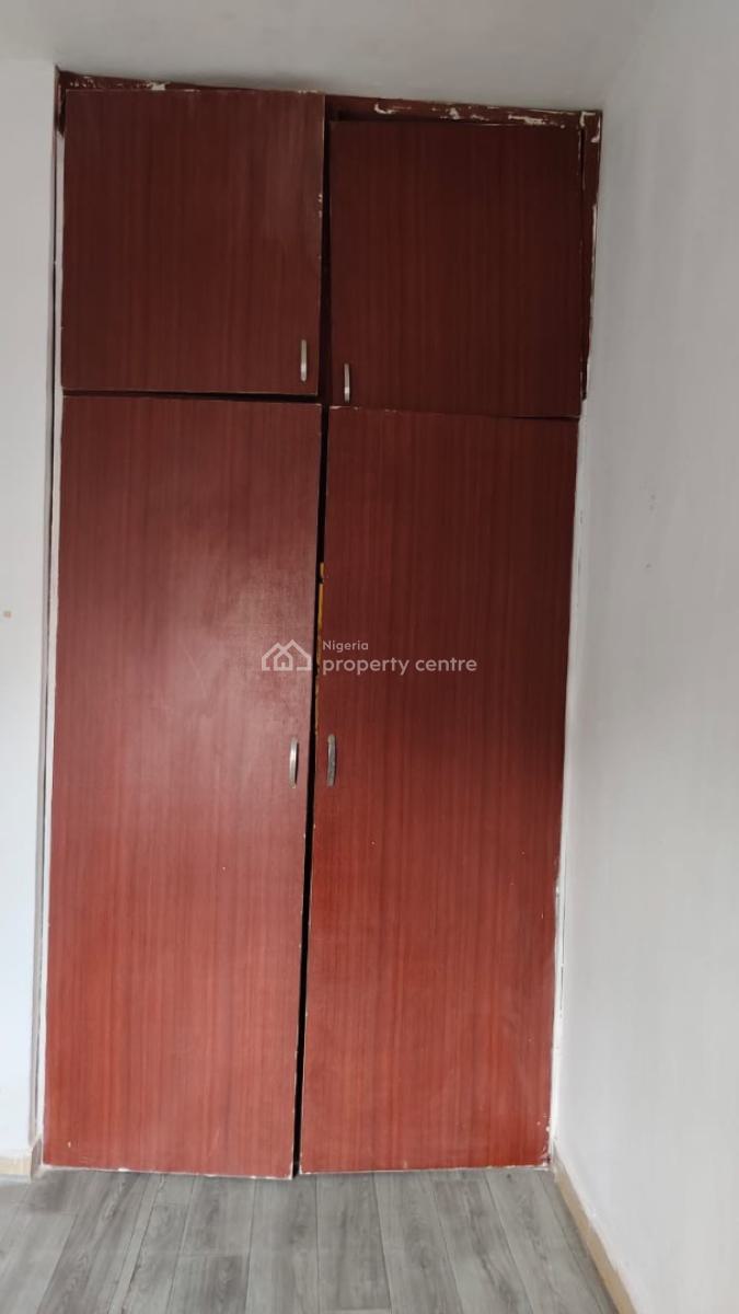 Clean and Spacious Room( Upstairs) with Wardrobe in a Shared Apartmen, Osapa, Lekki, Lagos, Self Contain (single Rooms) for Rent