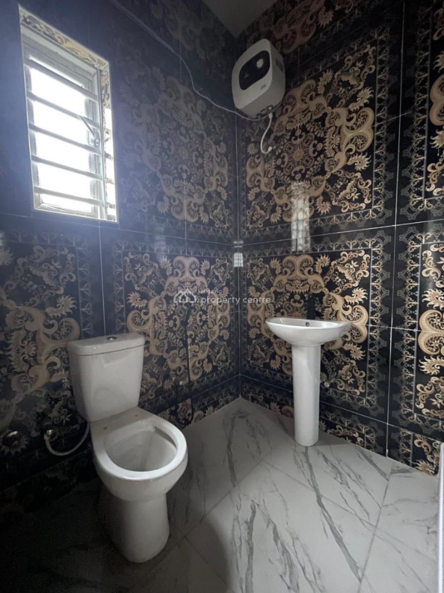 2 Bedroom Apartment, Ikota, Lekki, Lagos, Flat / Apartment for Sale