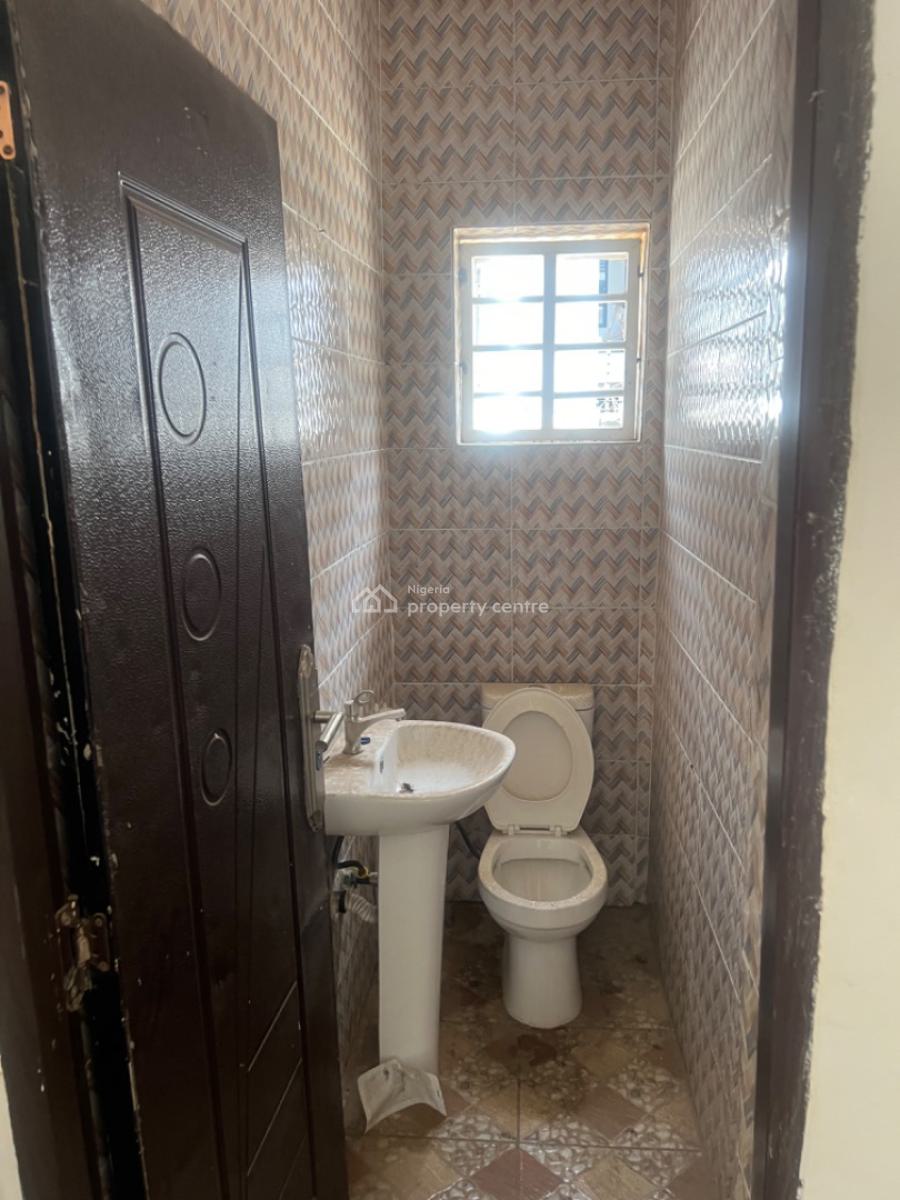 Standard 3 Bedroom Apartment, Close to K-30 Mall Wuye, Wuye, Abuja, Flat / Apartment for Rent