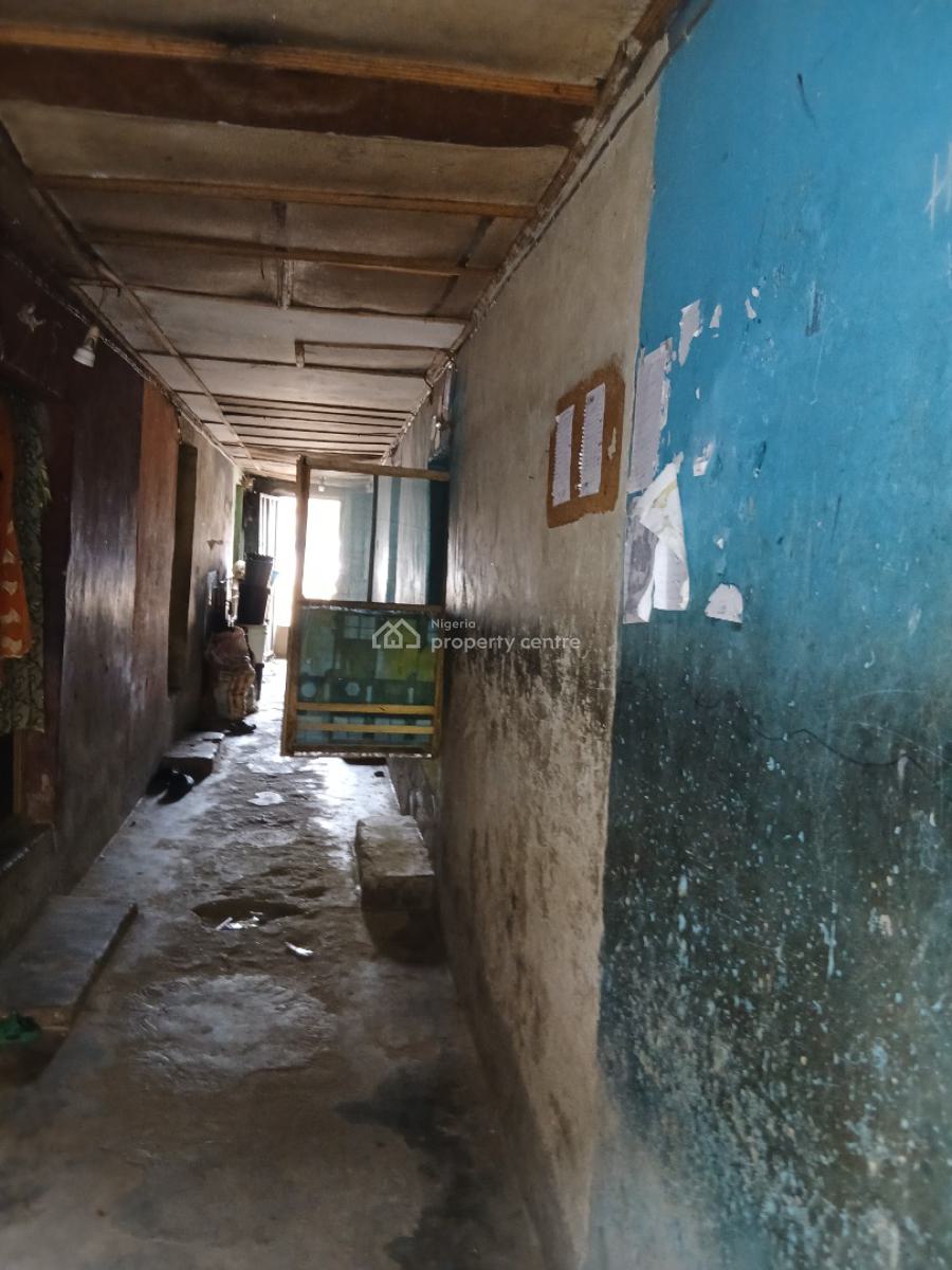 Ordinary One Room, Shomolu, Lagos, House for Rent